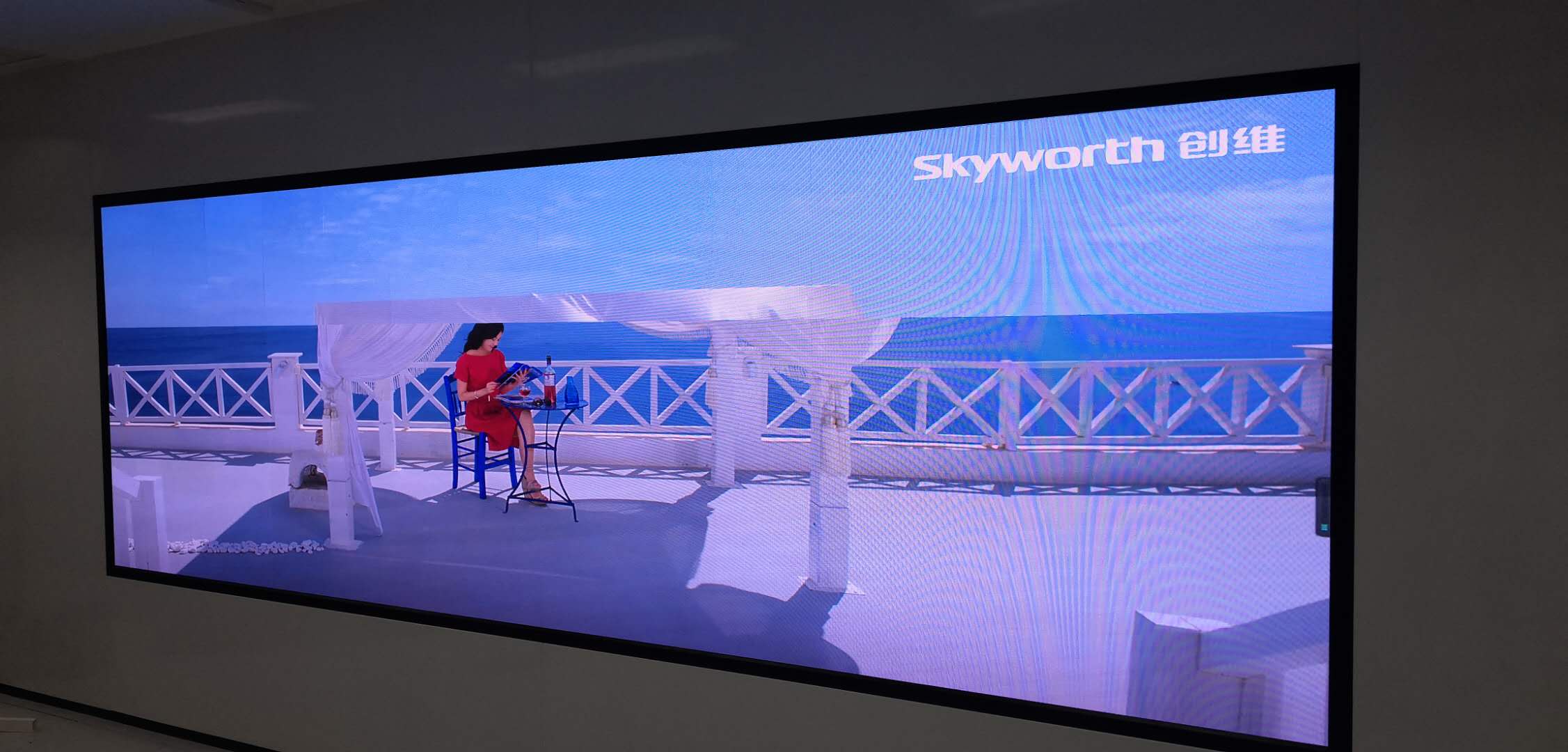 不同場景（像會議室、舞臺、戶外廣告）選LED屏，關(guān)鍵看哪些參數(shù)呀？